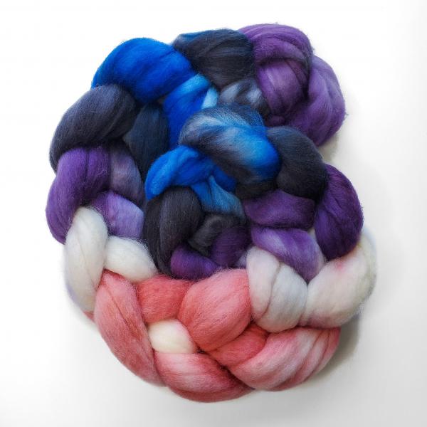 Genderfluid Pride - Unspun Roving - 4 oz, 100% Superwash Merino picture