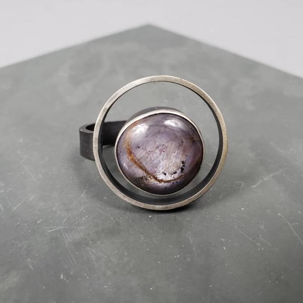 Circle Ring w/Star Sapphire picture
