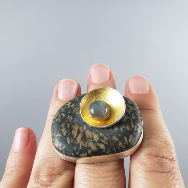 Pebble Ring w/ Labradorite