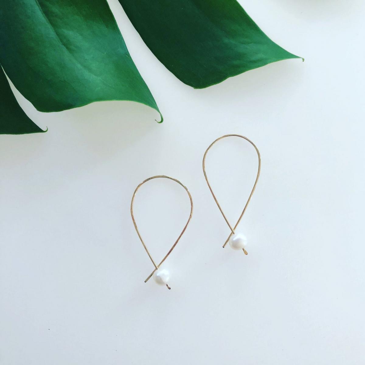 Perelle Ribbon Earrings with Freshwater Pearl picture