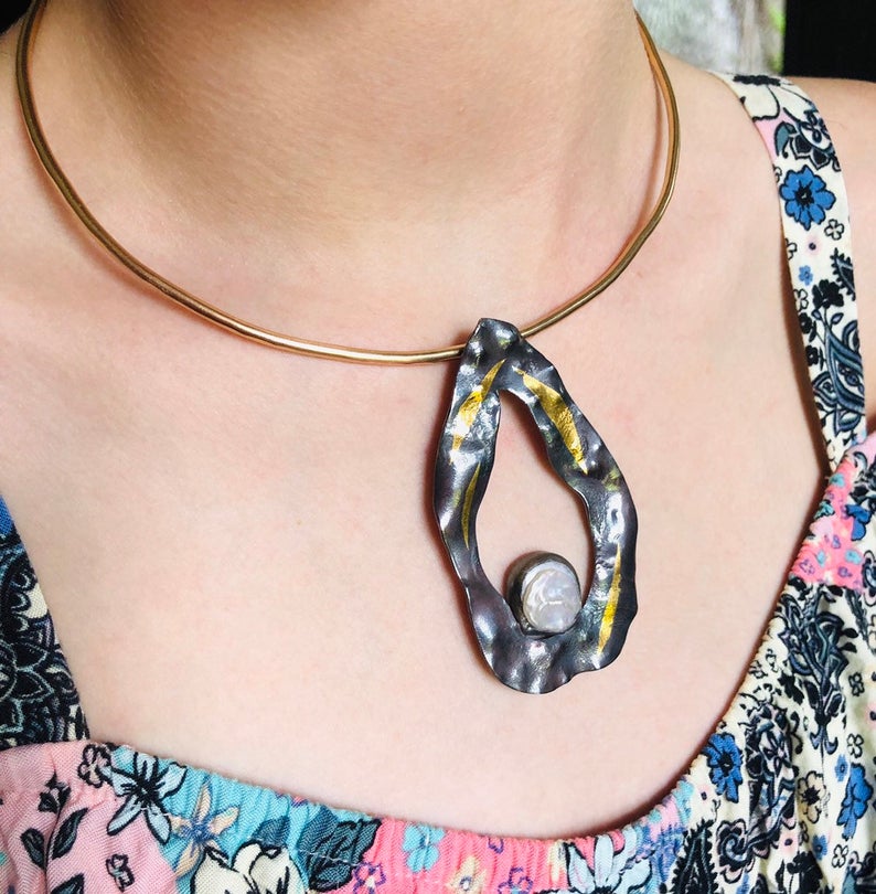 Vazon Keum Boo 24k Gold and Fine Silver Oyster Necklace with Freshwater Pearl and 14k Gold-Filled Necklace Wire picture