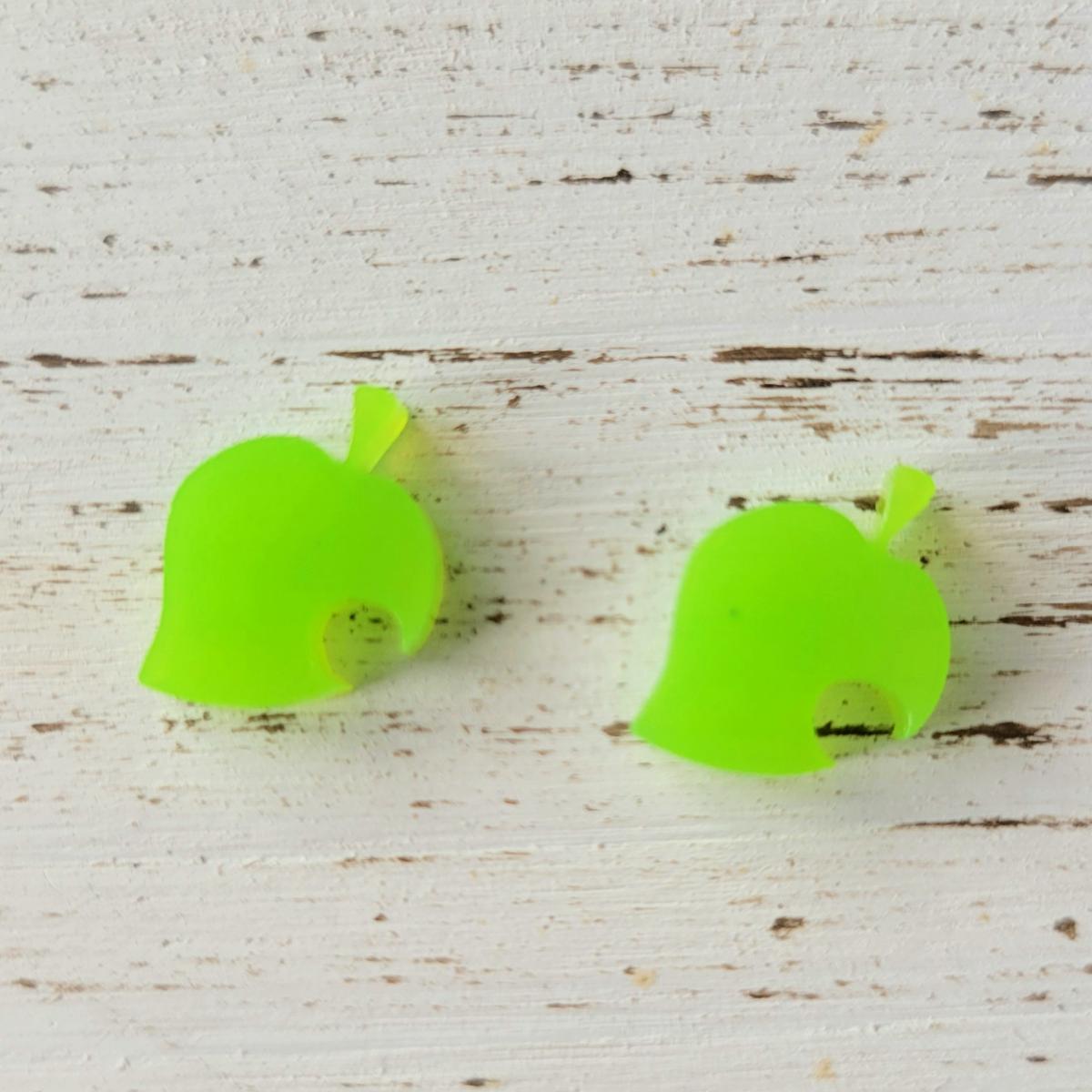 Simple Earrings picture