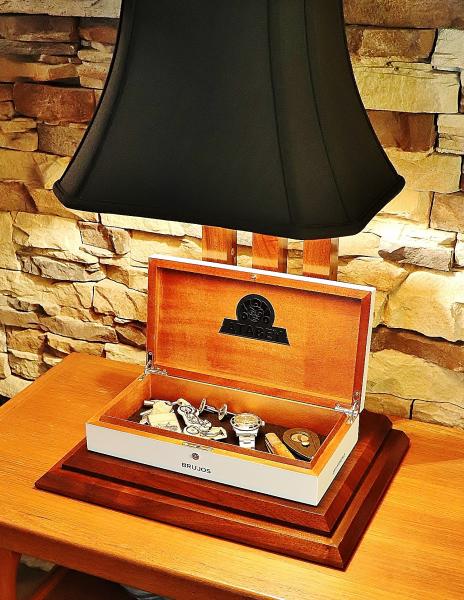 The Original "Gentleman's Pocket Valet" Cigar box Lamp picture