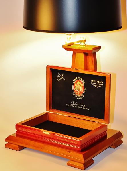 The Original "Gentleman's Pocket Valet" Cigar box Lamp picture