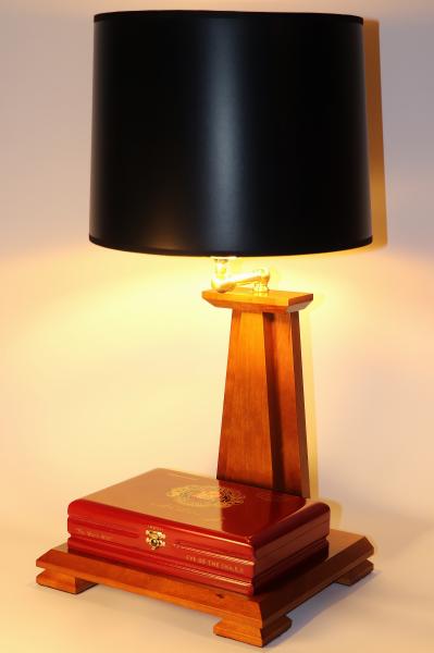 The Original "Gentleman's Pocket Valet" Cigar box Lamp picture