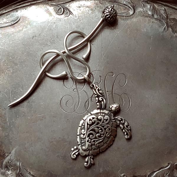 Filigree Charm Lock Shawl Pin picture