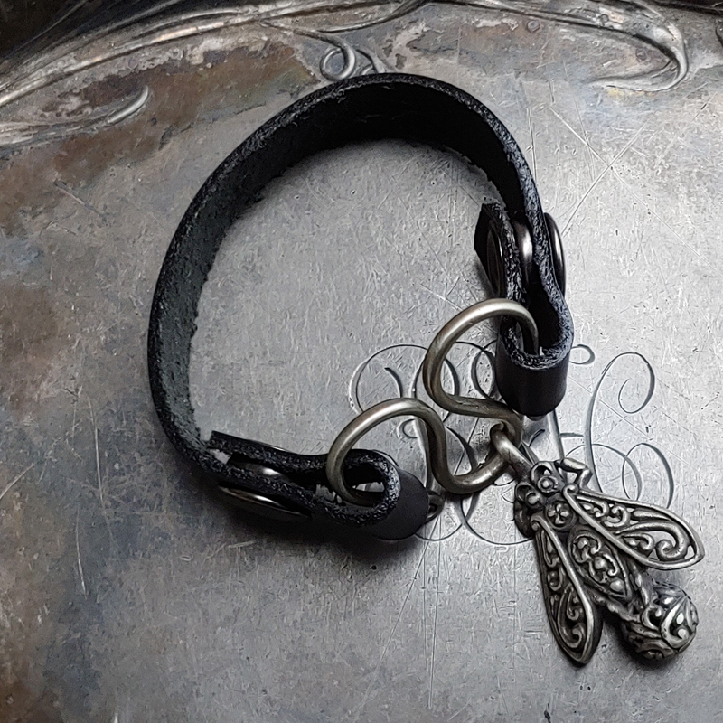 Serpentine Single-Wrap Charm Lock Shawl Cuff picture