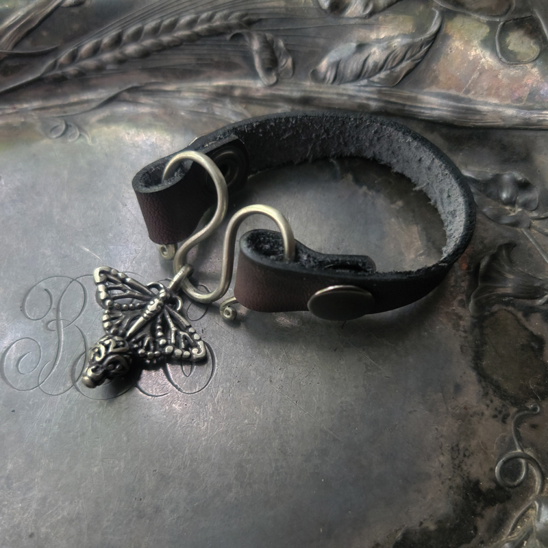 Serpentine Single-Wrap Charm Lock Shawl Cuff picture