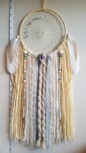 wheat + cream + Drzy Crystal Shell + Labradorite large dream catcher (sku 529) picture
