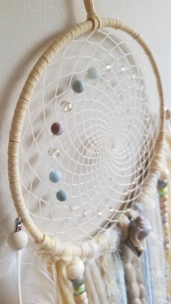 wheat + cream + Drzy Crystal Shell + Labradorite large dream catcher (sku 529) picture