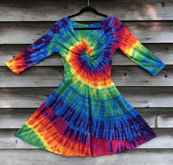 SIZE MEDIUM Rainbow Spiral Twisted Front 3/4 Sleeve Dress