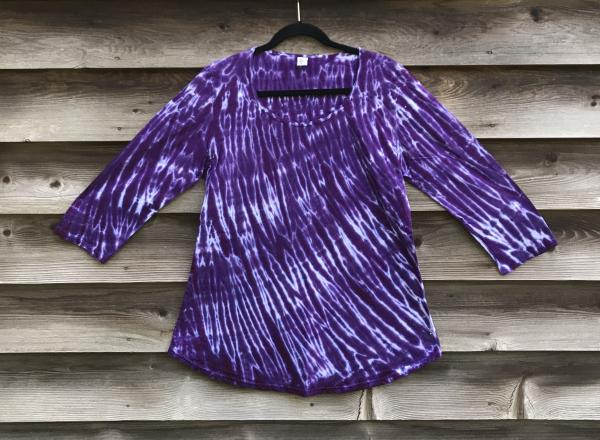 SIZE LARGE Purple Strata 3-Quarter Sleeve Scoop Top picture