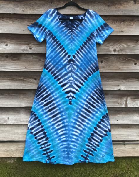 SIZE LARGE Multi-Blue Zipper Short Sleeve Long Play Dress picture