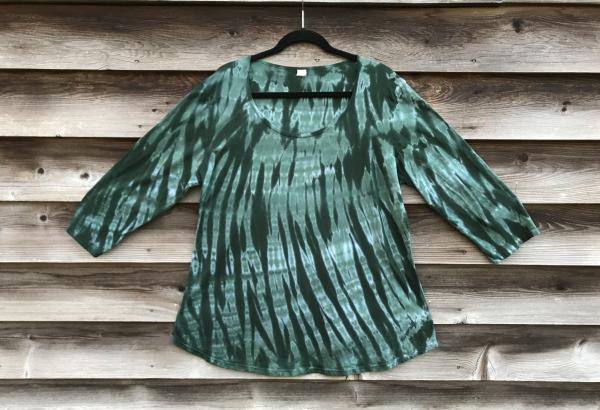 SIZE 2XL Bamboo Grove 3-Quarter Sleeve Scoop Top picture