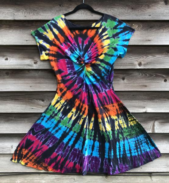 SIZE 2XL Rainbow and Black Spiral Twisted Front Dress