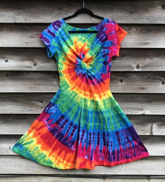 SIZE LARGE Rainbow Spiral Twisted Front Dress