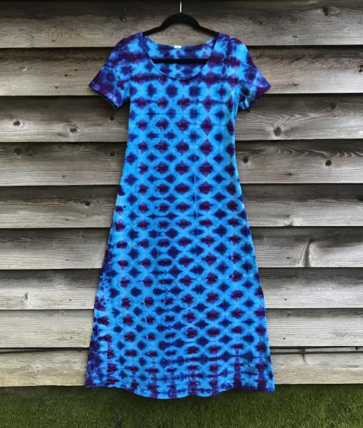 SIZE SMALL Turquoise and Purple Tiretrack Short Sleeve Long Play Dress