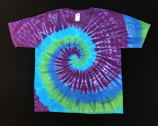 SIZE XL Blues and Purple Spiral Kid Tee