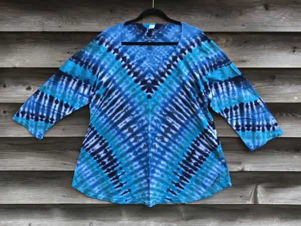 SIZE 3XL Multi-Blue Zipper 3-Quarter Sleeve Scoop Top