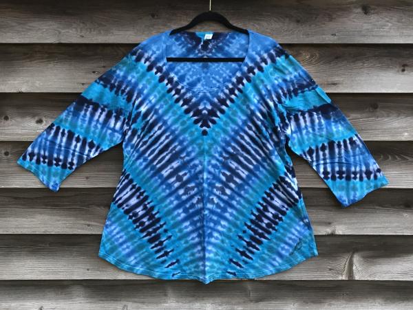 SIZE 3XL Multi-Blue Zipper 3-Quarter Sleeve Scoop Top