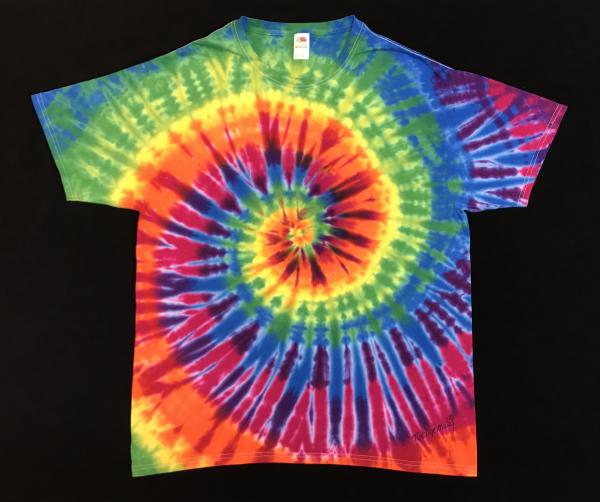 SIZE LARGE Rainbow Spiral Classic Tee