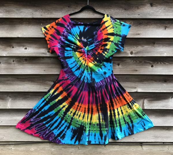 SIZE 3XL Rainbow and Black Spiral Twisted Front Dress