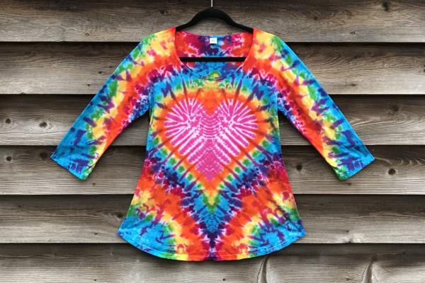 Size Small Rainbow And Rose Krackle Heart 3/4 Sleeve Scoop Top picture