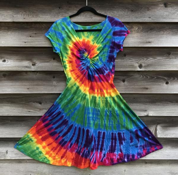 SIZE MEDIUM Rainbow Spiral Twisted Front Dress