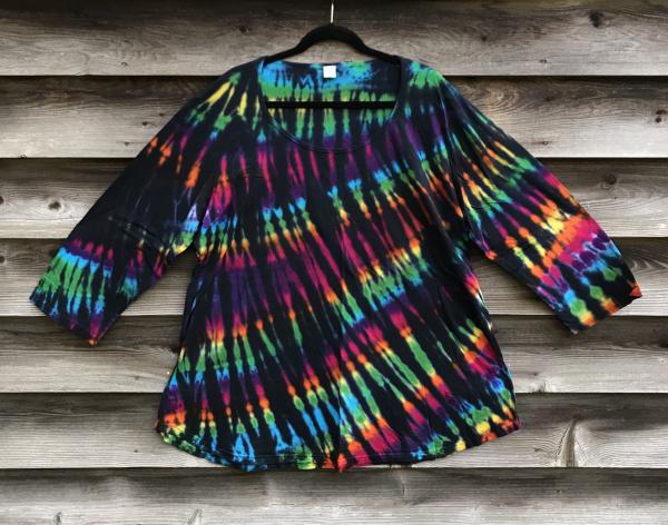 SIZE 3XL Rainbow and Black Strata 3-Quarter Sleeve Scoop Top
