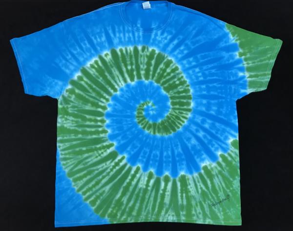 Size 2XL Our Beautiful Planet Spiral Classic Tee picture