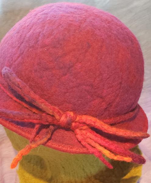 Brick Red/Magenta Blend Cloche picture