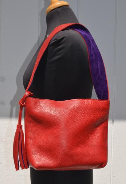 Small shoulder bag, Red leather lined with purple suede (w/zipper) picture