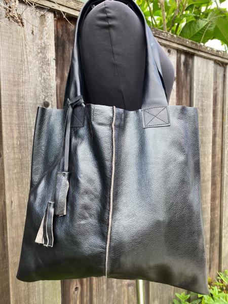 Tote, Metallic black leather with leather straps picture