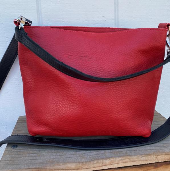 Crossbody & shoulder bag, Red leather with 2 black straps (zipper) picture