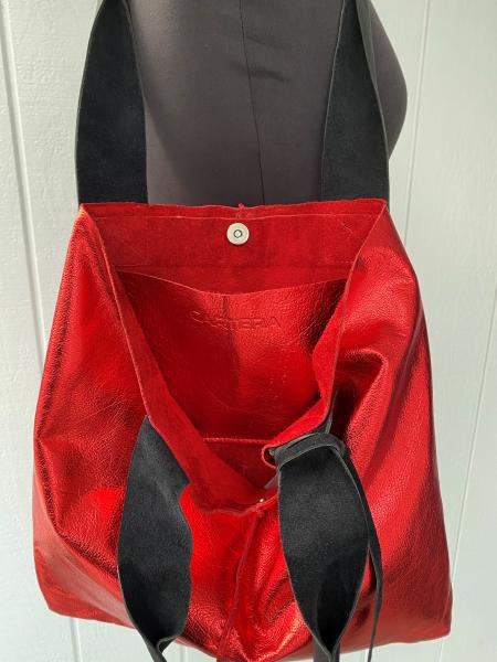 Tote, Metallic red leather with black straps picture
