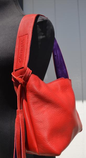 Small shoulder bag, Red leather lined with purple suede (w/zipper) picture