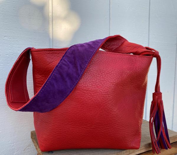 Small shoulder bag, Red leather lined with purple suede (w/zipper) picture
