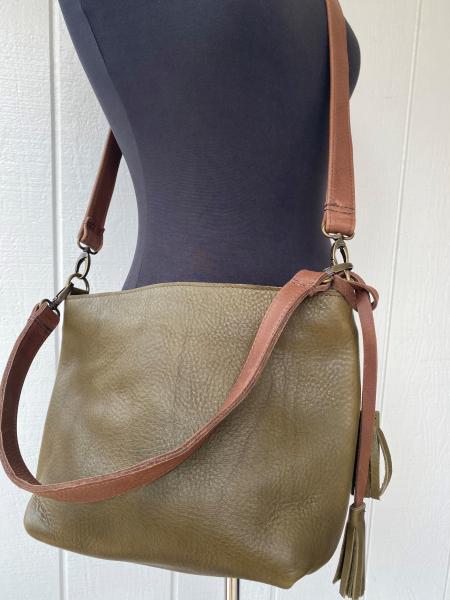 Crossbody & shoulder bag, Olive Green leather with 2 brown straps (zipper)