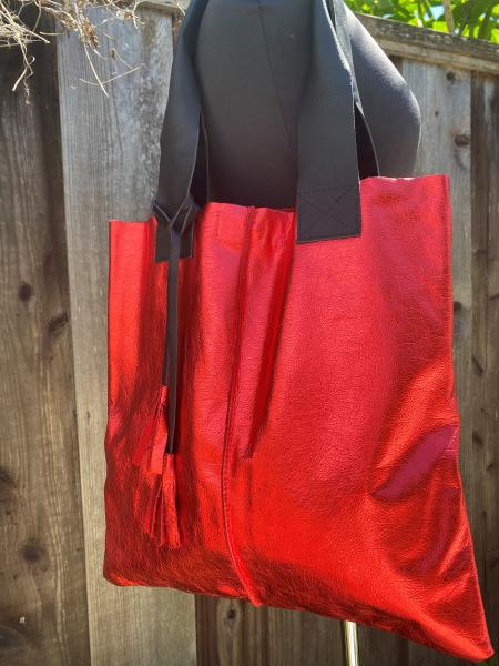 Tote, Metallic red leather with black straps picture