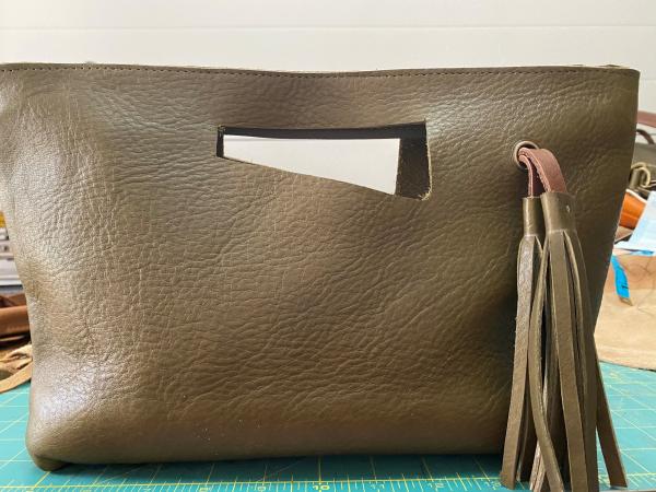 Clutch, Olive green (soft leather) picture