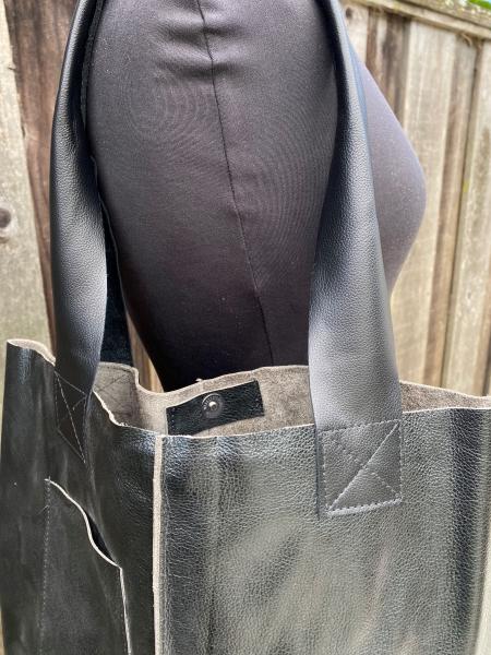 Tote, Metallic black leather with leather straps picture