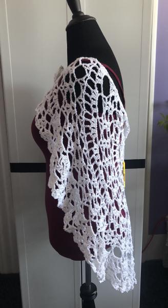 Women's Shawl: Fresh Snow and Floral Pin picture