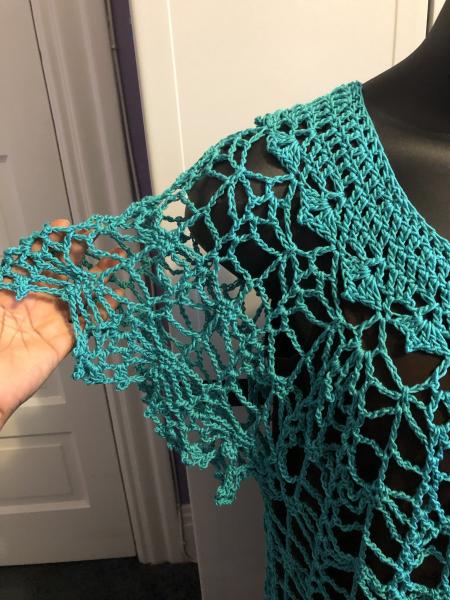 Curvaceous! Top: Teal Cat’s Cradle picture