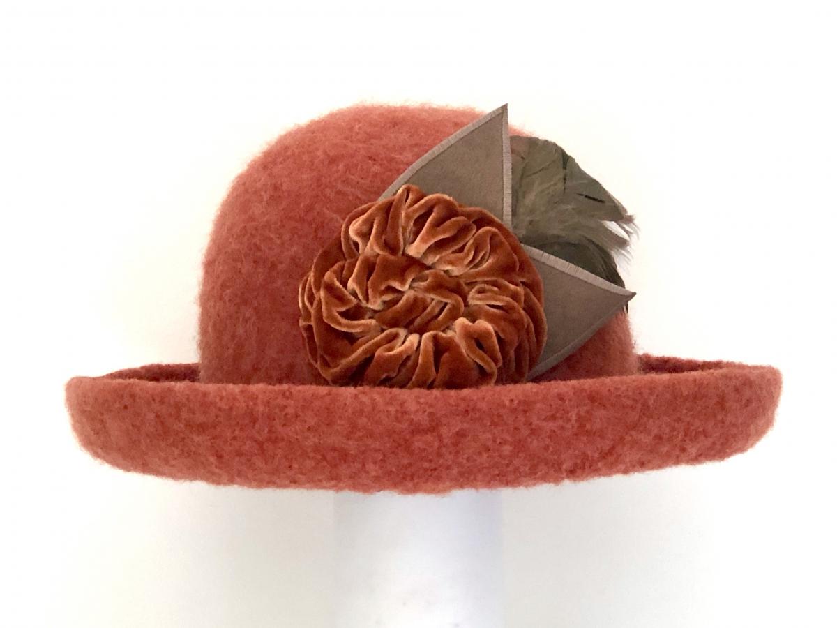 Tess McGuire Red Felted Wool Brimmed Hat w/ Velvet Flower  display picture 1