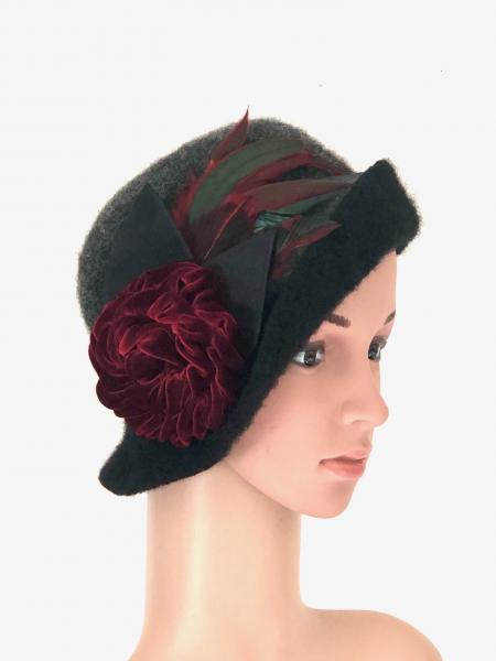 Cloche with Flower Pin, Black/red picture