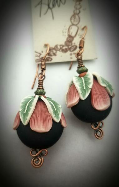 Sculpted Style Earring