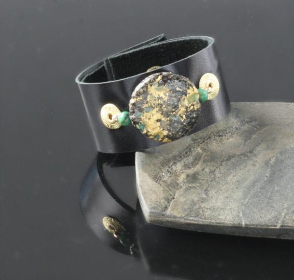 Glow Cuff Emerald 23-Karat Gold on Lava Stone, Emerald, Black Kid leather, Azurite/Malachite picture