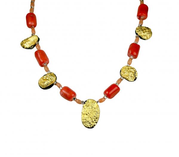"Splendid" Necklace in 23-Karat Gold on Black Tektite, Coral, Czech Glass