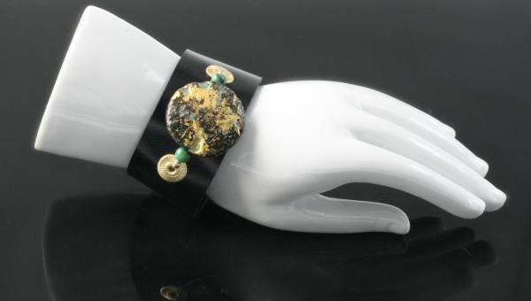 Glow Cuff Emerald 23-Karat Gold on Lava Stone, Emerald, Black Kid leather, Azurite/Malachite