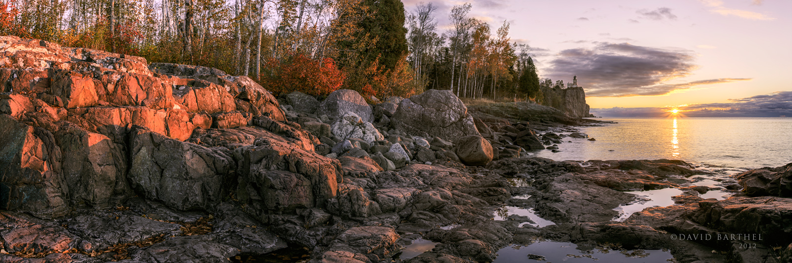 First Light – Split Rock Lighthouse picture